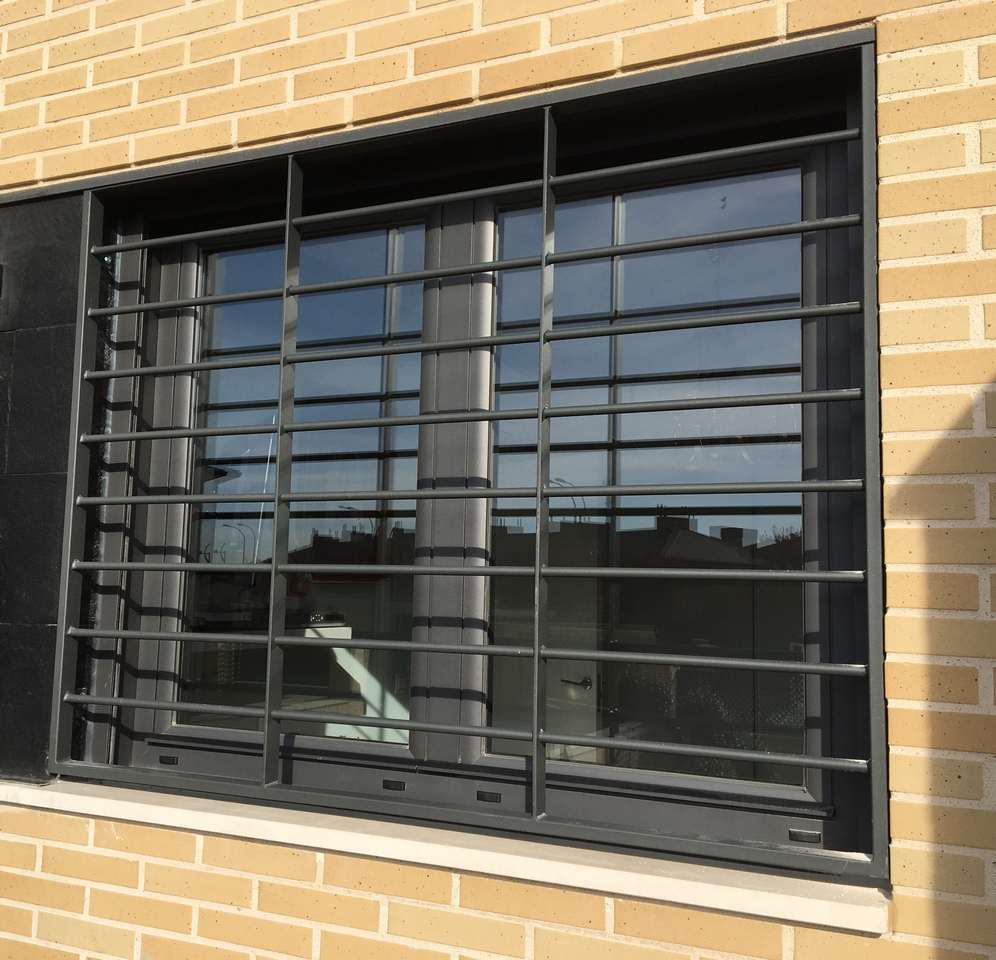 reja modelo horizontal con barrotes redondos de 20mm Copiar - Rejas Fijas de Seguridad para Ventanas y Puertas