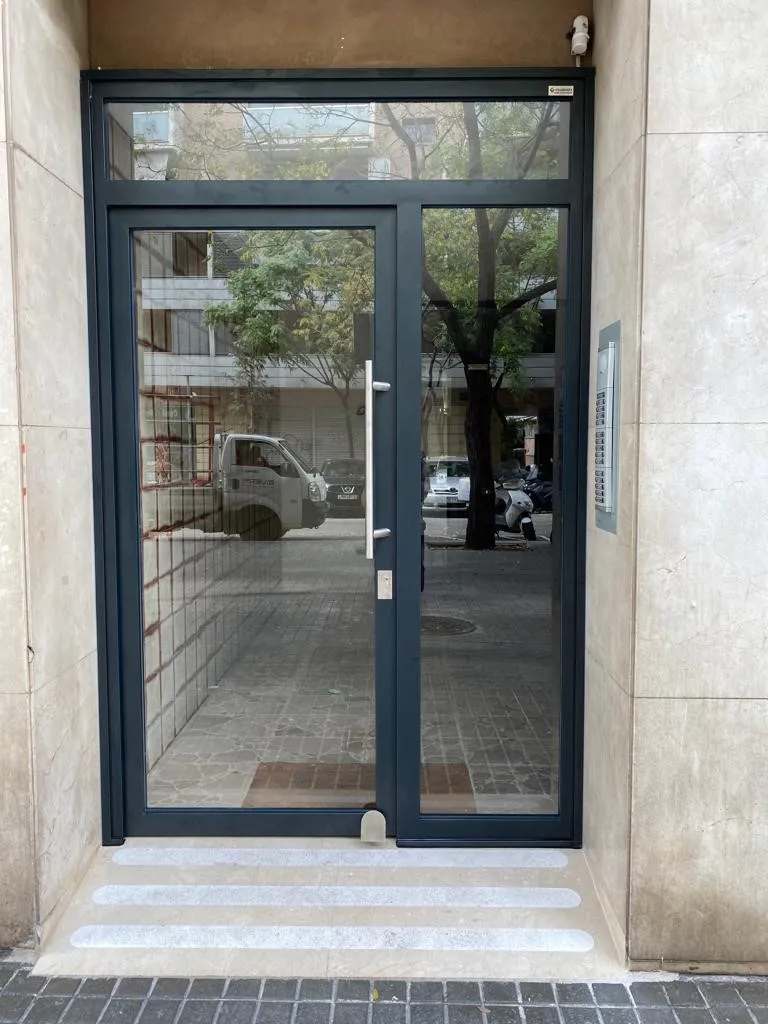 P.Comunidad modelo 1 - Venta e Instalación Puertas para Comunidades de Vecinos Mataro Barcelona
